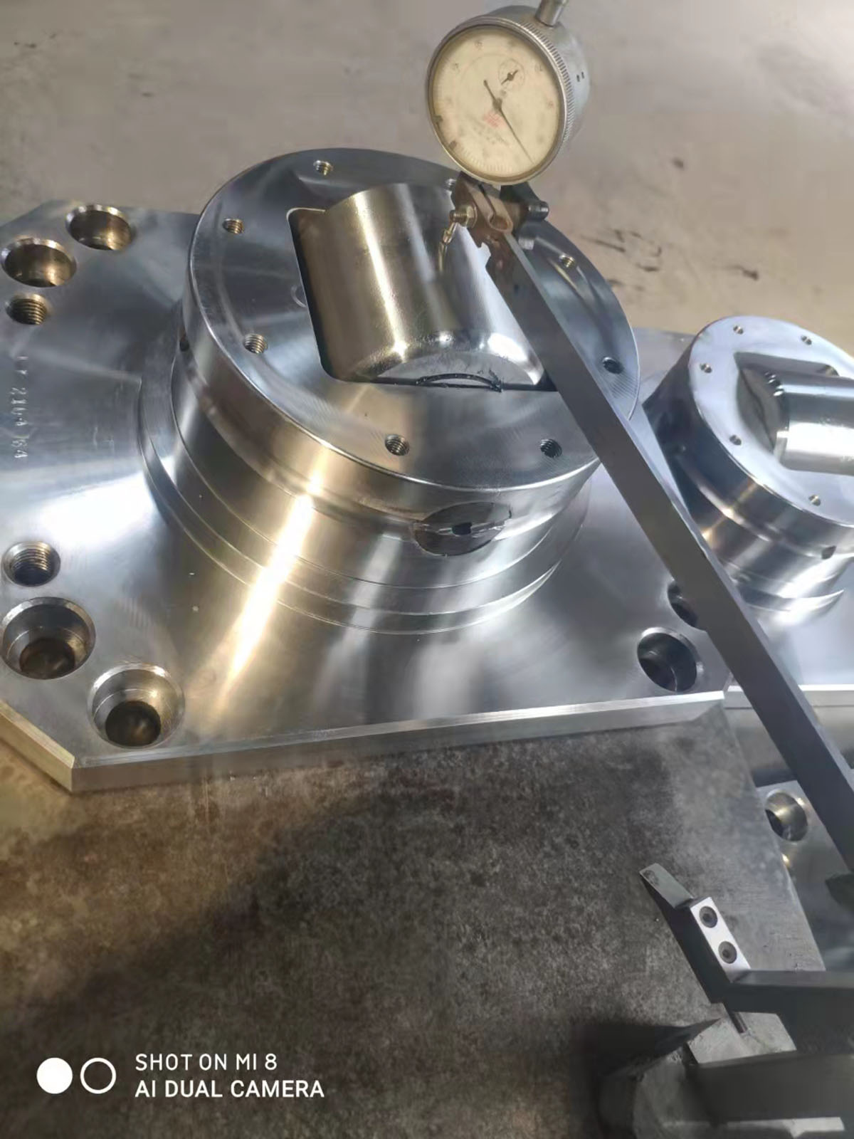 復(fù)合滾輪軸承—combined bearing， 又稱組合滾輪軸承